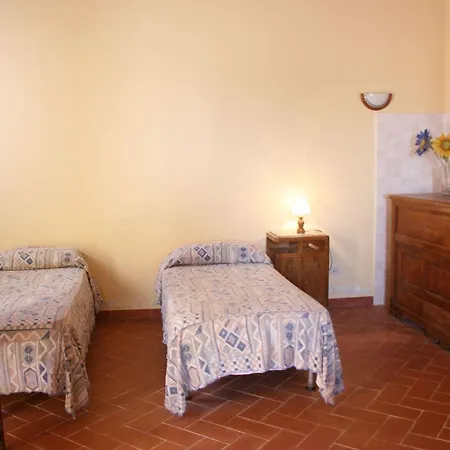 Chianacce Sleeps 6 Pool Apartment
