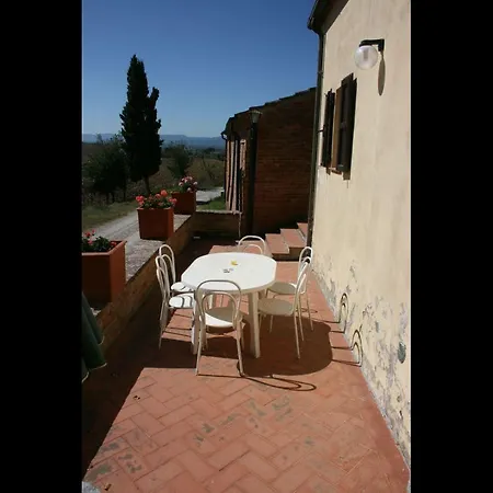 Chianacce Sleeps 6 Pool Apartment